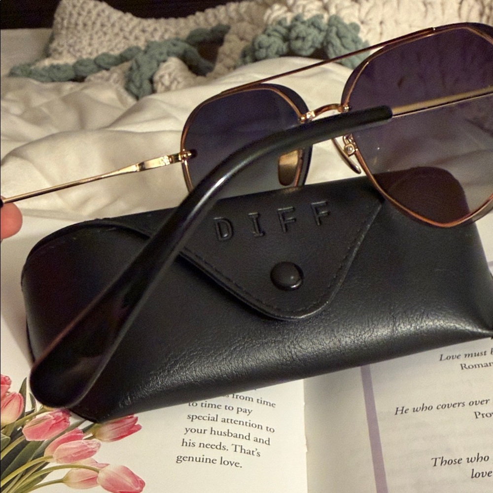 Diff Eyewear Black and Gold Aviator Sunglasses - Picture 4 of 4